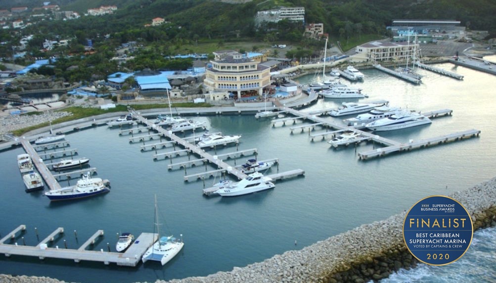 Dentro del complejo, se encuentra el parque acuático Ocean World Adventure Park y el restaurante Ocean World Terrace