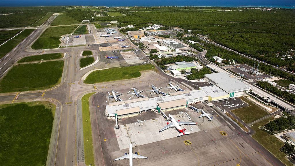 Aeropuerto Internacional de Punta Cana - International Airport (PUJ), La Altagracia, República Dominicana 22