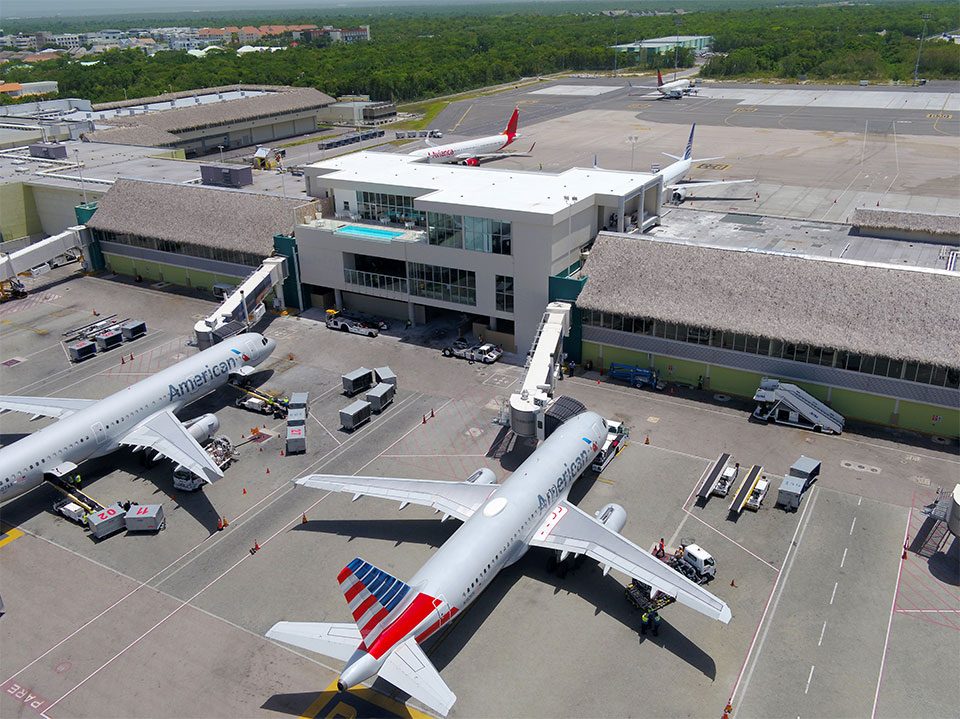 Aeropuerto Internacional de Punta Cana - International Airport (PUJ), La Altagracia, República Dominicana 5