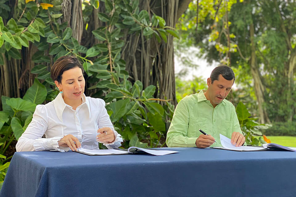 Acuerdo Clúster Turístico de Santo Domingo y Evergo