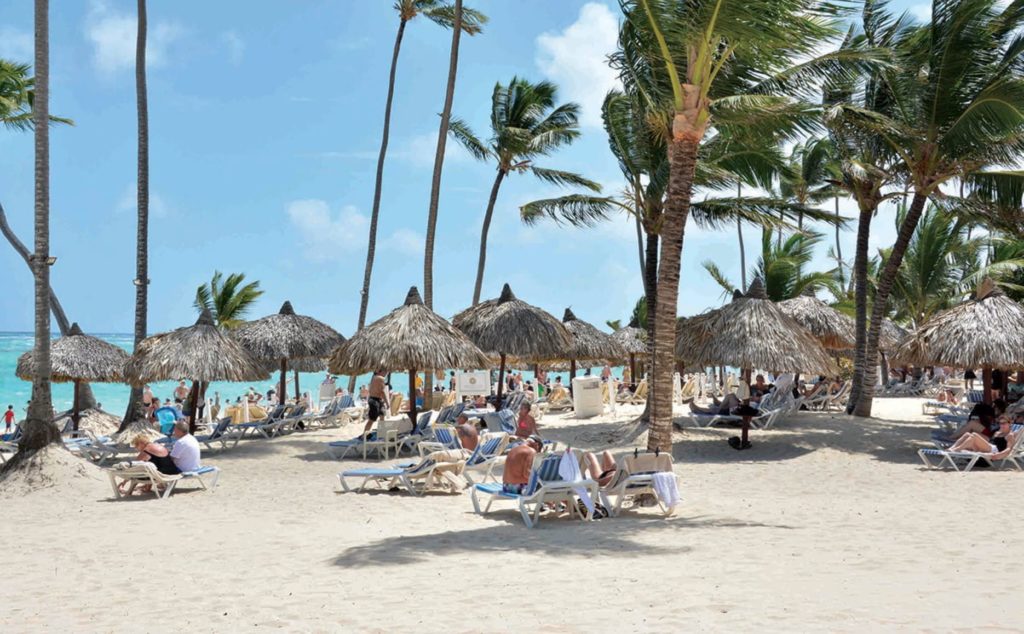 turistas playas dominicanas