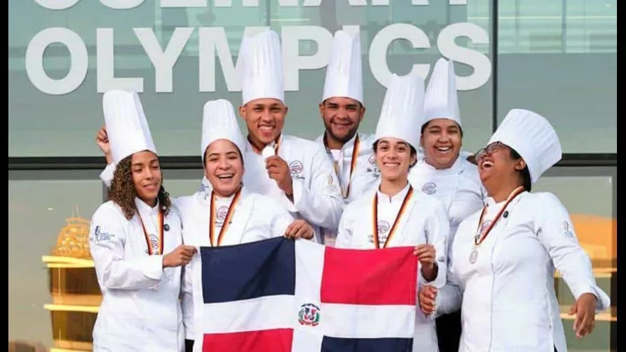 equipo-dominicano-gana-plata-en-olimpiadas-culinarias-ika-focus-min0.01-0.3-896-504